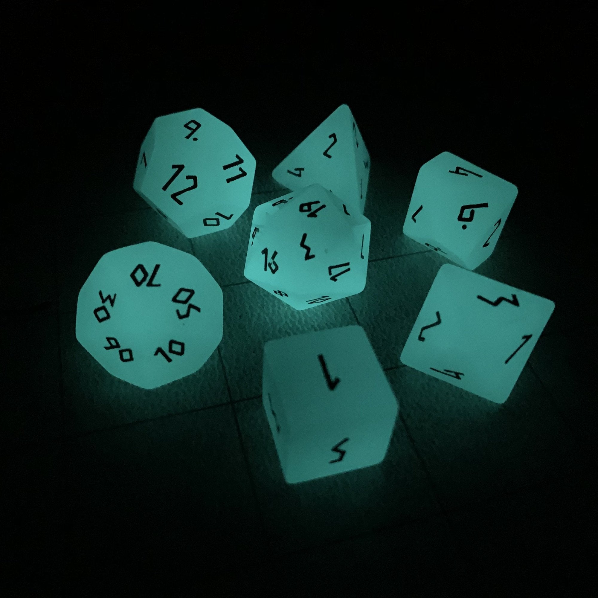 Gemstone Dice: Glow Stone Aqua | Game Grid - Logan